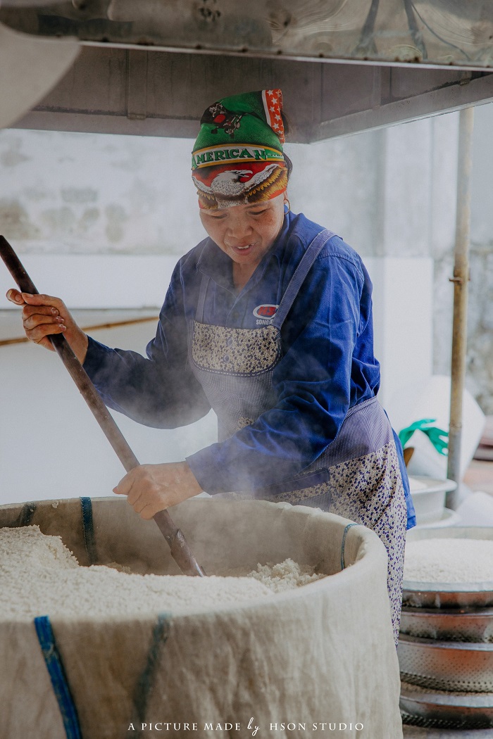 Quy trình tại Làng nghề tương Bần Hưng Yên trải qua nhiều công đoạn khác nhau