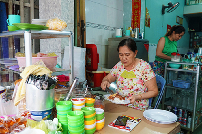 Thưởng thức món ngon ở chợ Tịnh Biên An Giang