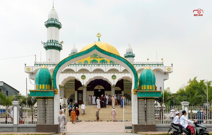 Chiêm ngưỡng vẻ đẹp kiến trúc của thánh Đường Masjid Al-Ehsan An Giang