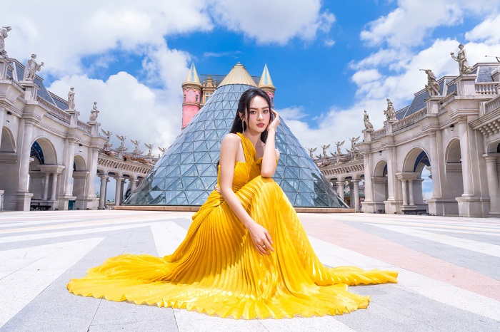 Cẩm nang du lịch Bà Nà Hills Đà Nẵng Quảng trường Nhật thực 