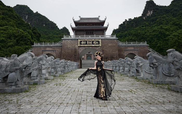 Cảnh sắc hùng vỹ chờ khách ghé thăm Khu du lịch Thung Ui Ninh Bình