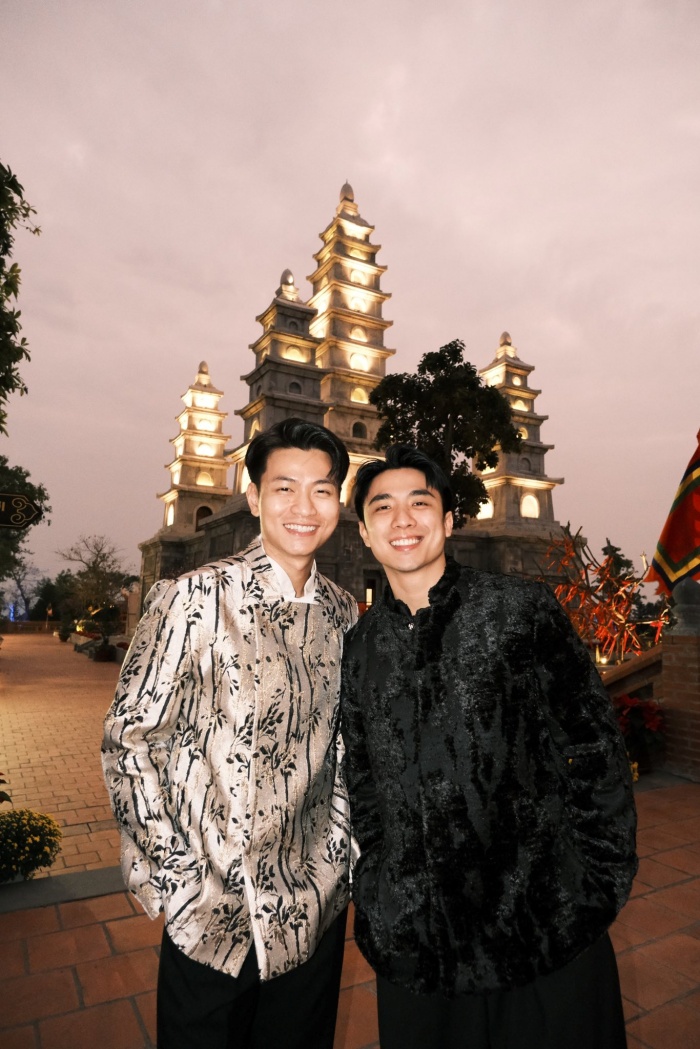 Ninh Anh Bùi và Nguyễn Tùng Dương luôn rạng rỡ khi đứng cạnh nhau