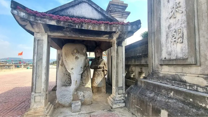 hiện vật quý ở đền Cờn Nghệ An 