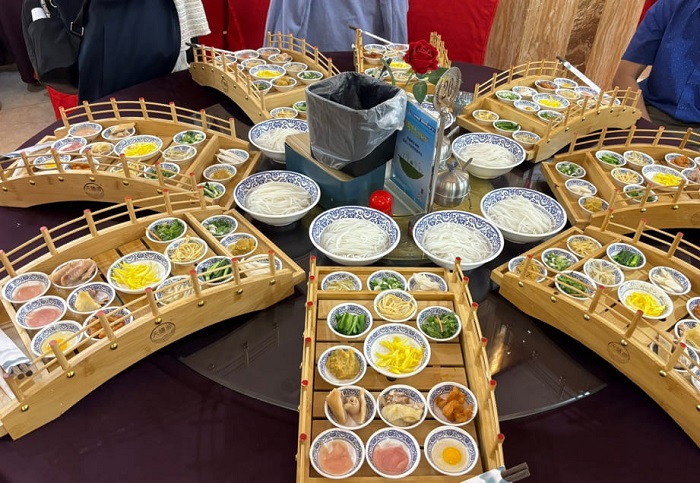 Ẩm thực ngon lành đang chờ đón khách du lịch Lệ Giang Trung Quốc
