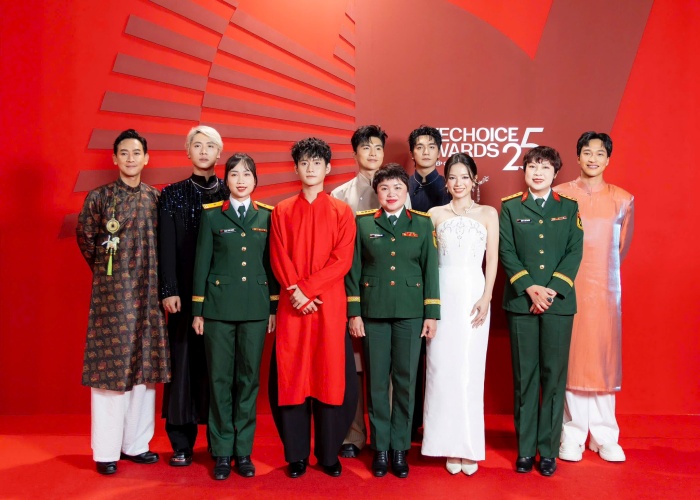 Tối 7/2, lễ trao giải WeChoice Awards 2025 diễn ra tại TP.HCM, quy tụ đông đảo nghệ sĩ, nhân vật truyền cảm hứng và các gương mặt có ảnh hưởng xã hội. Với chủ đề Viết tiếp câu chuyện Việt Nam, WeChoice năm nay tiếp tục tôn vinh những cá nhân, tập thể và tác phẩm tạo dấu ấn tích cực trong đời sống văn hóa – xã hội.