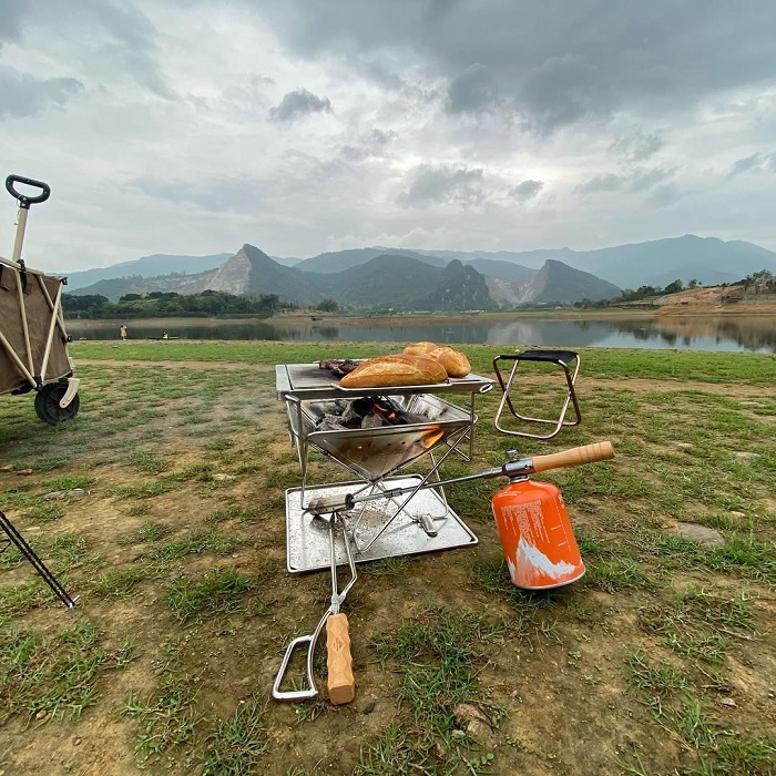 Hồ Đồng Chanh Hòa Bình thích hợp để cắm trại, dã ngoại