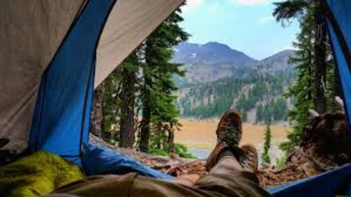 Tham gia các hoạt động dã ngoại thú vị ở Hồ Moraine Canada 