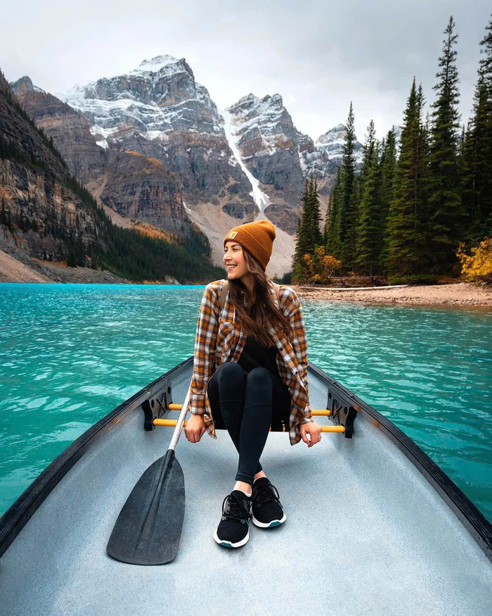 Thời điểm ghé thăm hồ Moraine Canada lý tưởng là tháng 6 - tháng 9