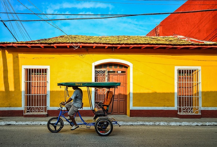 Kinh nghiệm du lịch Trinidad Cuba - Di chuyển bằng máy bay