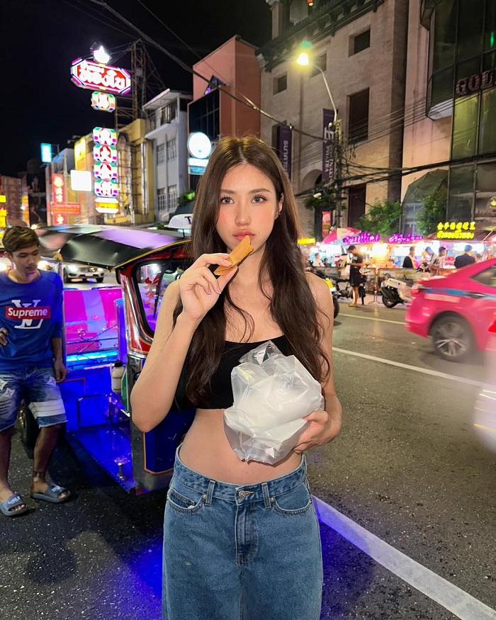 Phố Tàu Yaowarat Thái Lan bán nhiều món ngon hấp dẫn