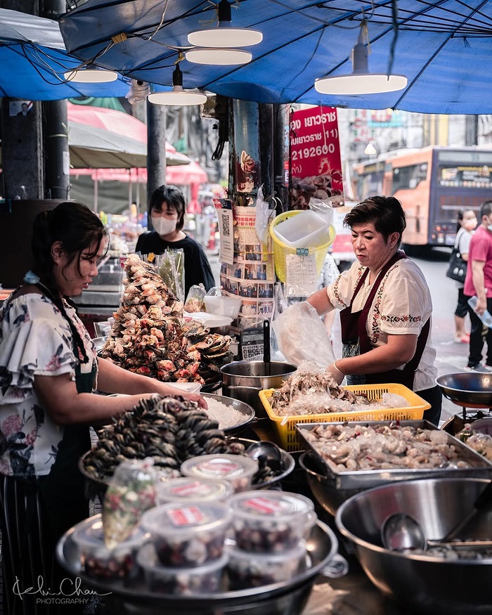 Phố Tàu Yaowarat Thái Lan sôi động hơn từ 18 giờ