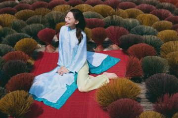 Tóc Tiên tung loạt ảnh áo dài trong ngày đầu xuân năm mới