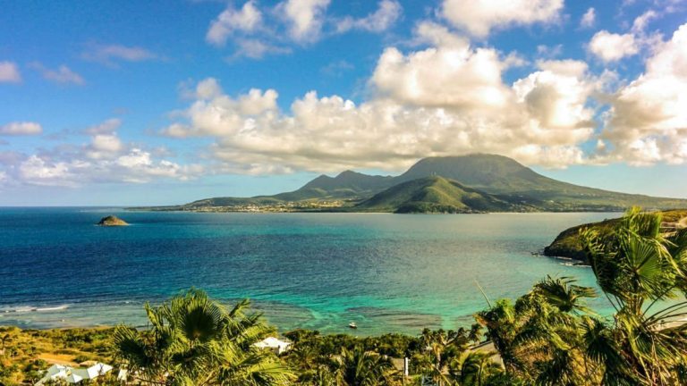 8 quan dao thien duong vung bien Caribbean