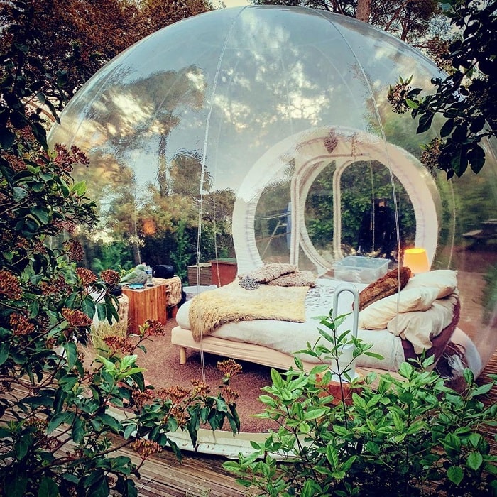 Khách sạn attrap reves là khách sạn kỳ lạ nhất thế giới có hình dáng như bong bóng