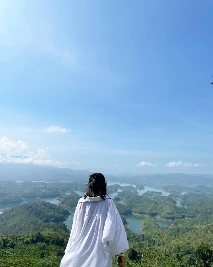 Ghé thăm các hồ nước đẹp ở Tây Nguyên – ‘Nàng thơ’ giữa núi rừng đại ngàn hoang sơ