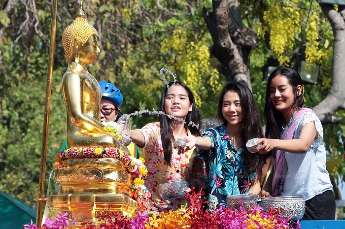 lễ hội té nước Songkran