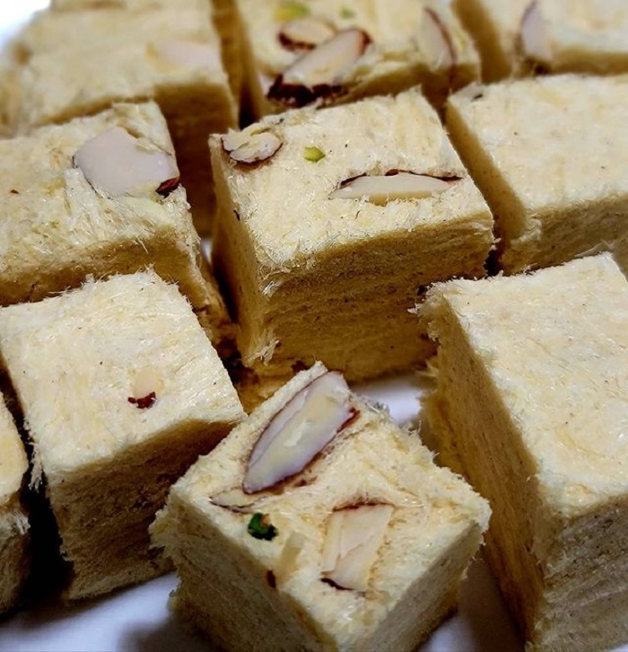 món tráng miệng Ấn Độ - Soan Papdi