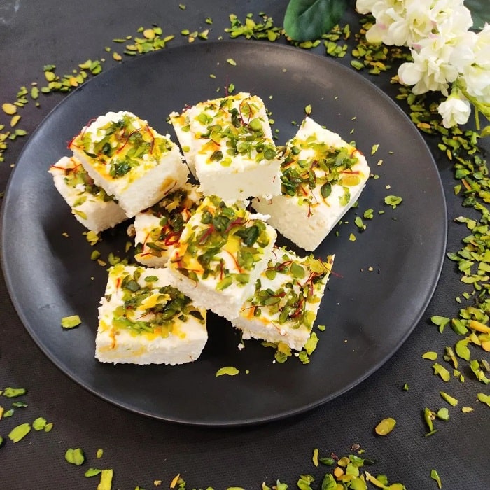 món tráng miệng Ấn Độ - Sandesh