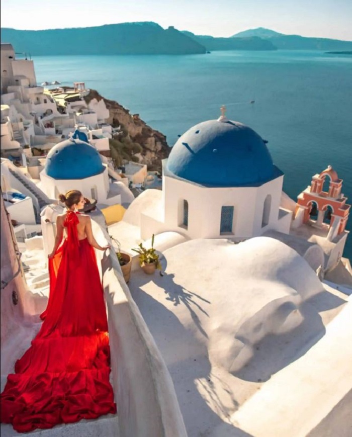 Ngắm hoàng hôn ở Santorini