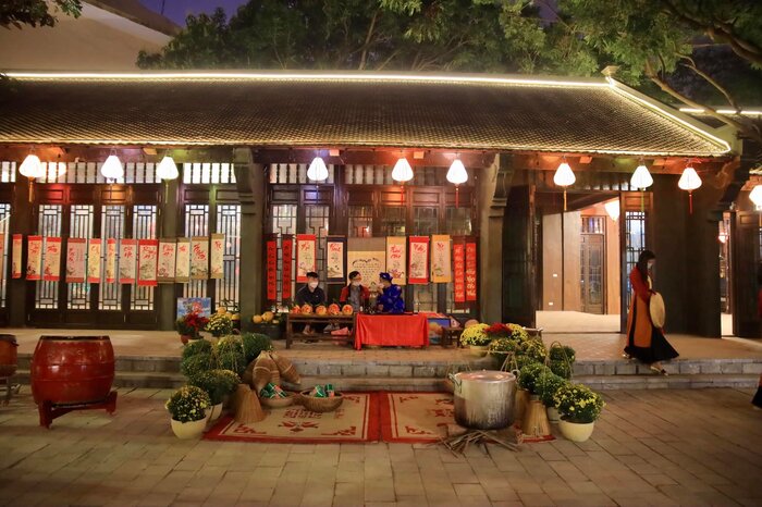 Không gian tại phố cổ Hoa Lư Ninh Bình tái hiện các làng nghề truyền thống của người dân mọi miền trên tổ quốc