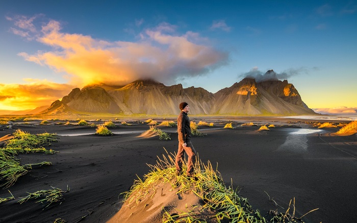 bãi biển cát đen ở Iceland 