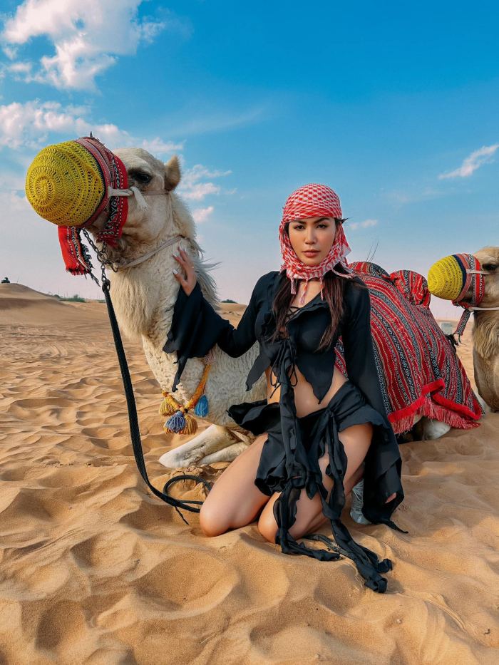 Siêu mẫu Minh Tú vi vu Dubai 