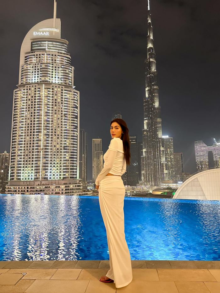 Siêu mẫu Minh Tú vi vu Dubai 