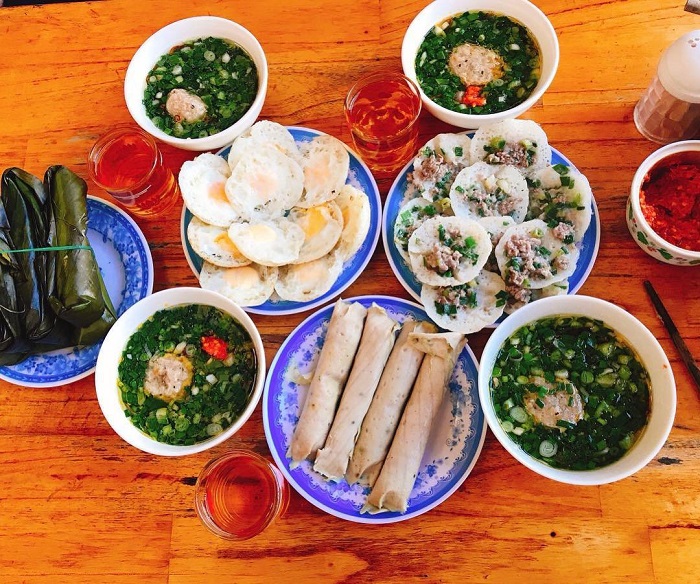 quán bánh căn ở Nha Trang