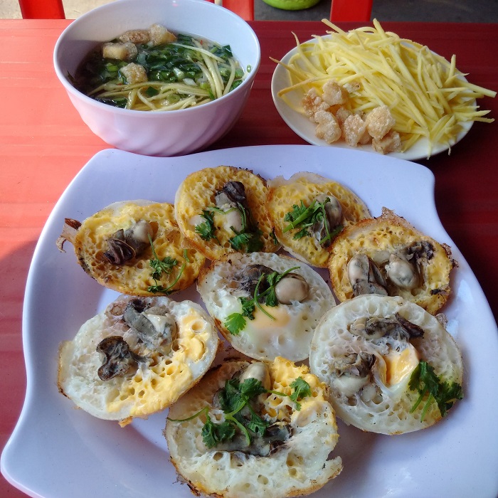 quán bánh căn ở Nha Trang