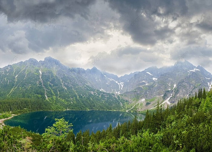 Du lịch Ba Lan - Dãy núi Tatra là một điểm đến du lịch nổi tiếng với khung cảnh hùng vĩ