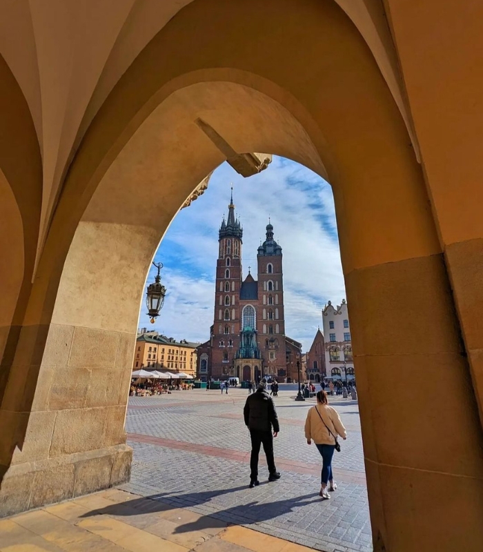 Du lịch Ba Lan - Krakow là một trong những thành phố cổ nhất và lớn nhất của Ba Lan