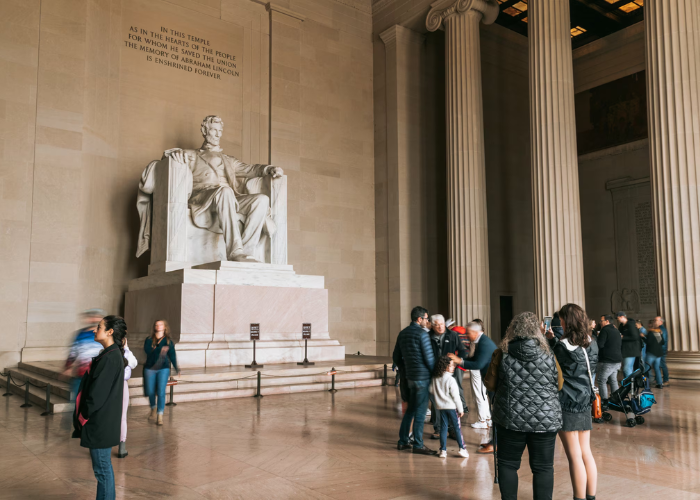 Lincoln Memorial - điểm đến bạn không thể bỏ qua trong cẩm nang du lịch Washington