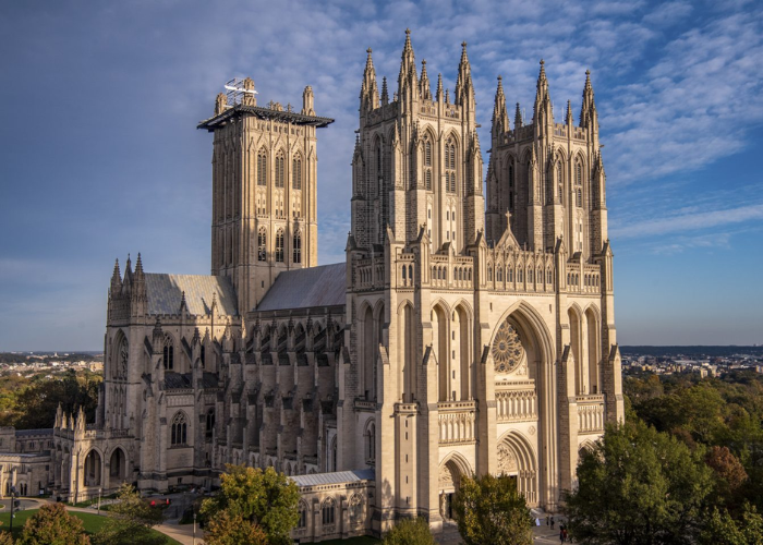 Cẩm nang du lịch Washington sẽ giới thiệu cho du khách nhà thờ Washington National Cathedral - công trình tôn giáo độc đáo, cổ kính