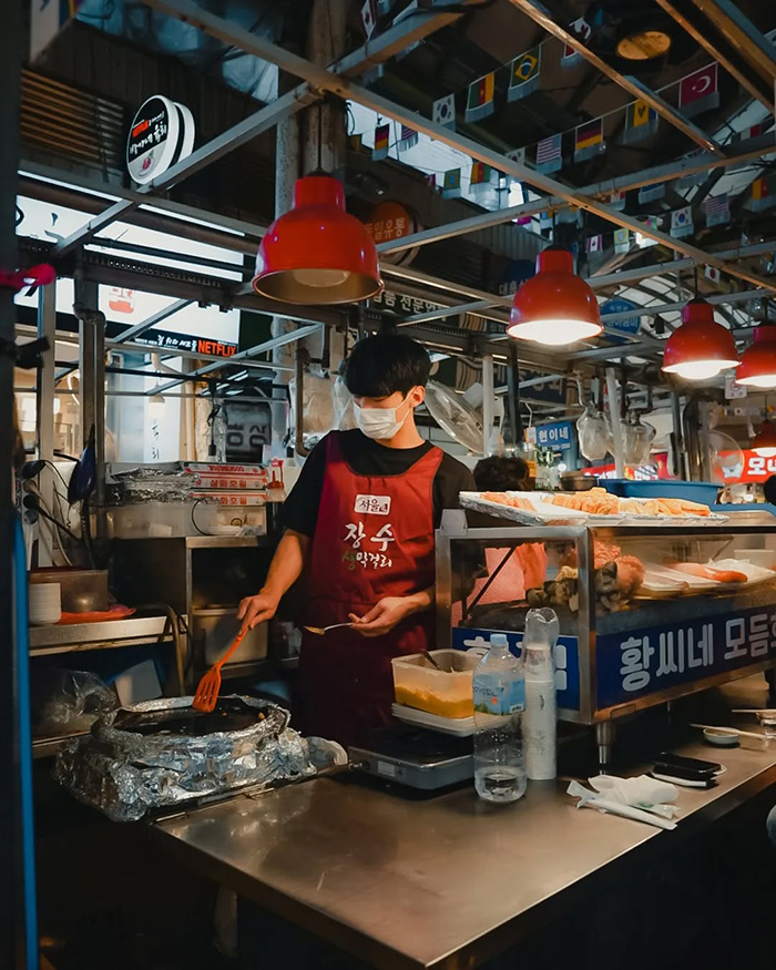 Không gian đậm chất truyền thống Hàn Quốc tại chợ Gwangjang