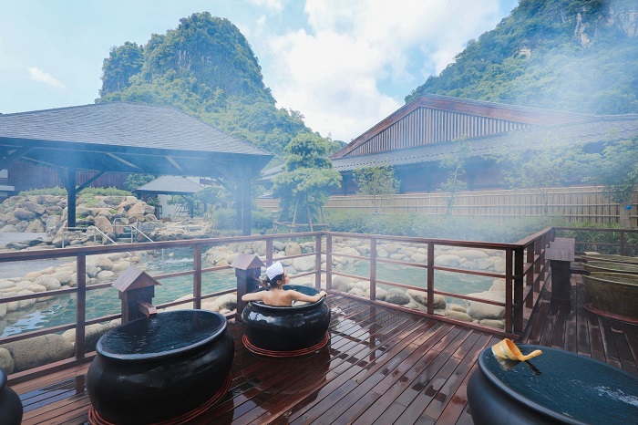 Tận hưởng dịch vụ đẳng cấp tại khu du lịch suối nước nóng nổi tiếng miền Bắc