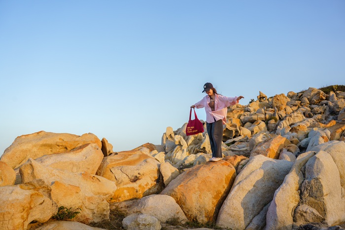 Thời điểm lý tưởng để tham quan là sáng sớm hoặc chiều muộn để tránh nắng gắt. Ảnh: Lương Phong