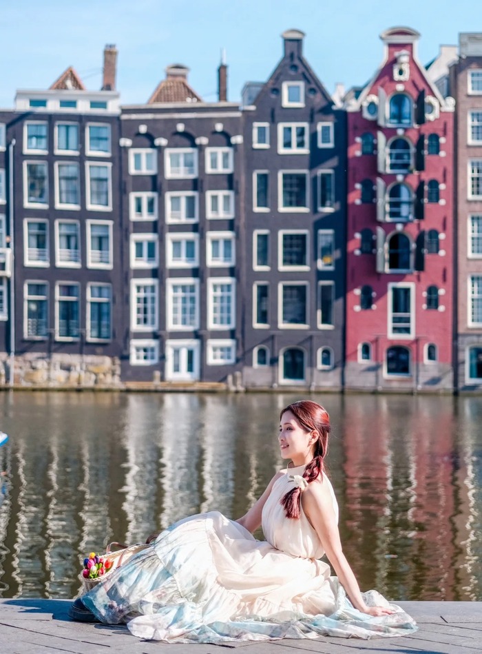 Tản bộ dọc kênh Singel thơ mộng và ghé chợ hoa Bloemenmarkt Hà Lan