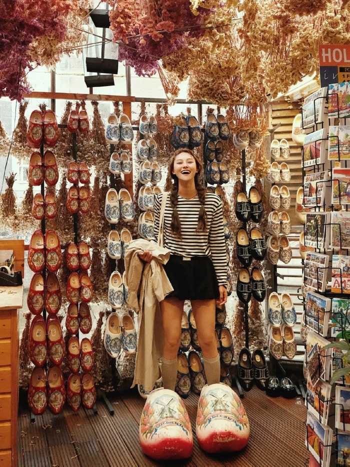 Mua sắm ở chợ hoa Bloemenmarkt Hà Lan