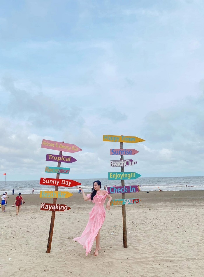 Bạn có thể đi xe dễ dàng du lịch biển Hải Tiến Thanh Hóa