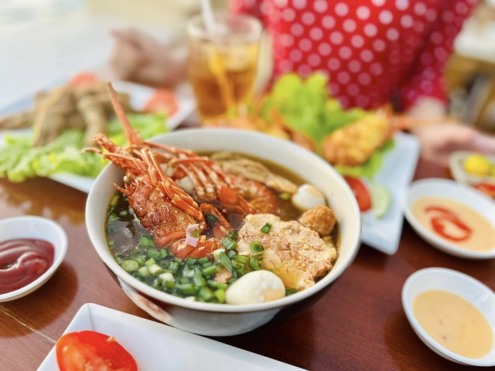 Quán bánh canh ngon ở Nha Trang với menu độc đáo