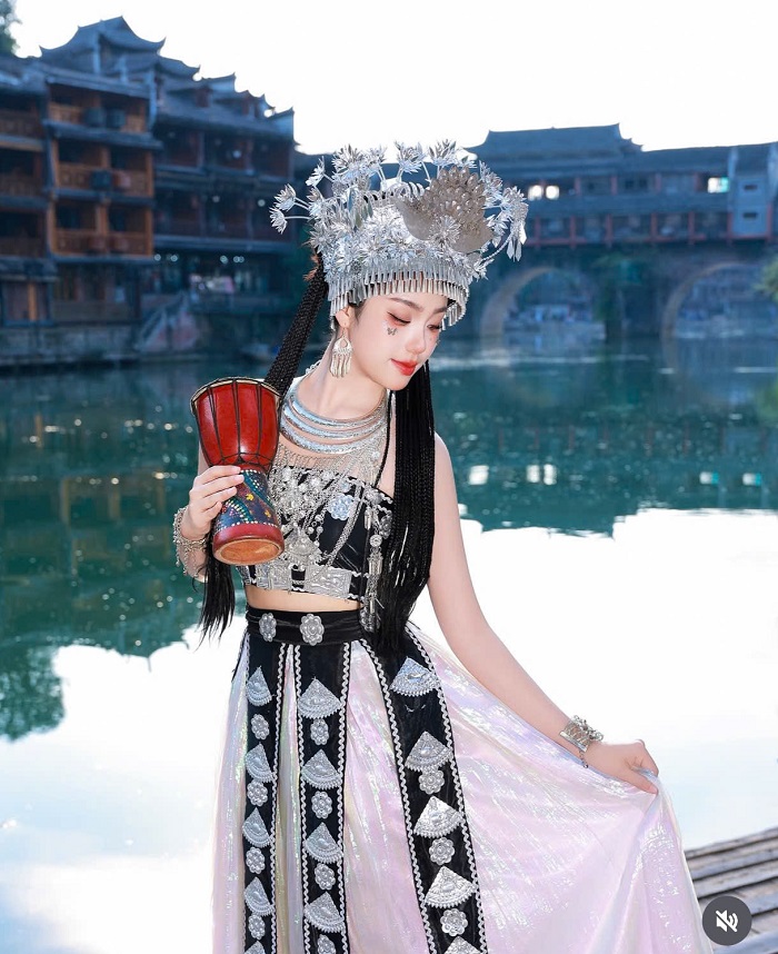 Bạn có thể thuê trang phục để chụp ảnh với Tour du lịch Trung Quốc từ Hà Nội giá tốt nhất