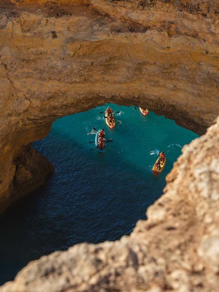 bãi biển Algarve Bồ Đào Nha có nhiều hoạt động du lịch thú vị
