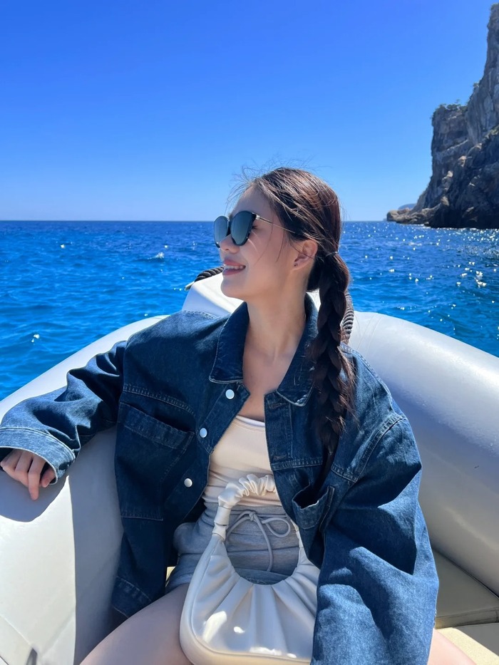 Phương tiện di chuyển đến bãi biển Cala Goloritzé Ý là tàu thuyền