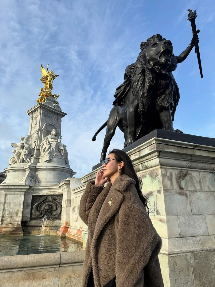 Thời điểm du lịch cung điện Buckingham Anh lý tưởng là mùa hè