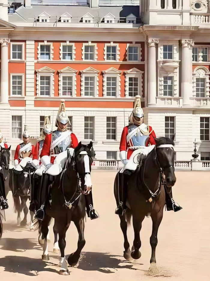 Thời điểm du lịch cung điện Buckingham Anh lý tưởng là mùa hè