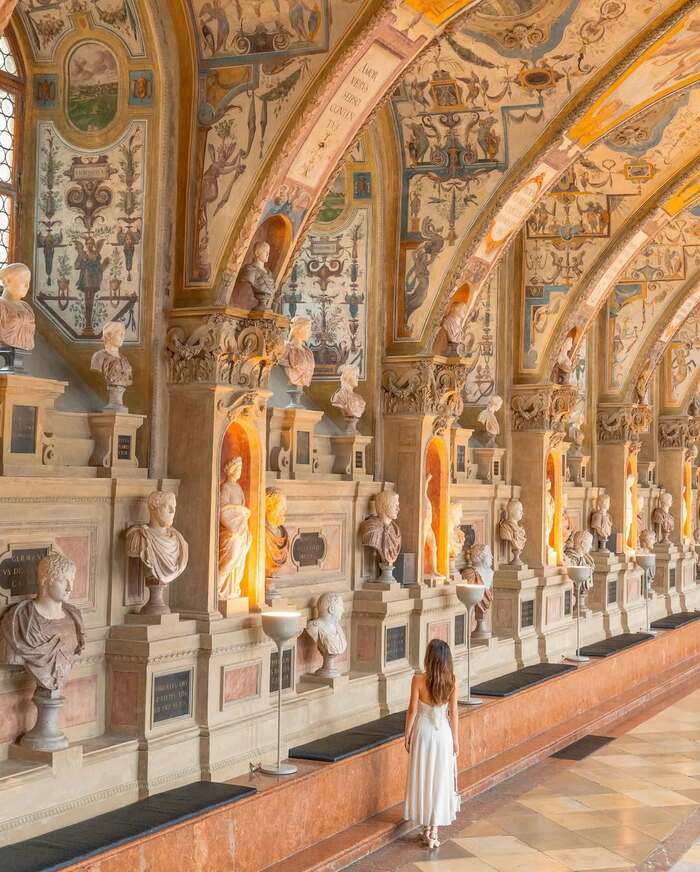 Tham quan các khu trưng bày nổi tiếng ở cung điện Residenz Đức