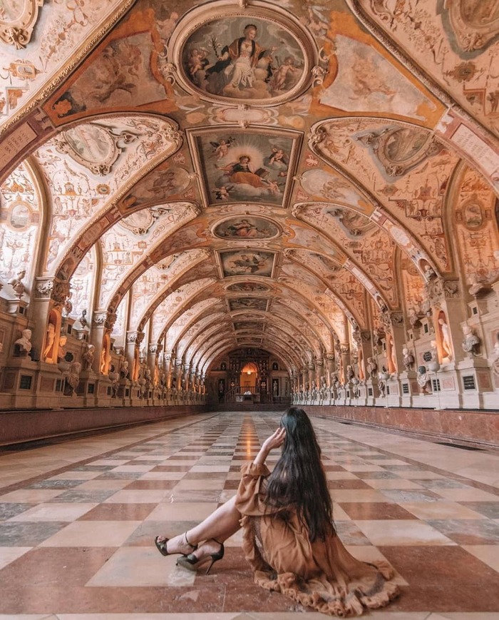 Tham quan các khu trưng bày nổi tiếng ở cung điện Residenz Đức