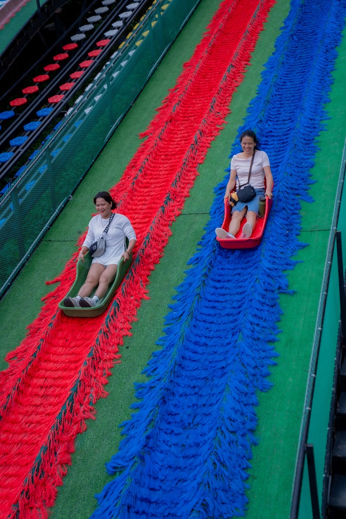 Thử thách đường trượt tại Hanna Land điểm check in mới ở Đà Lạt