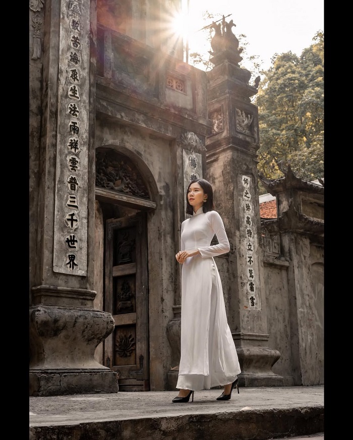 Chùa Hương là điểm du lịch tâm linh nổi tiếng miền Bắc với vẻ đẹp cổ kính