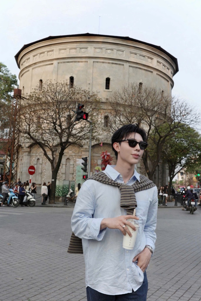 Thời trang nhẹ nhàng, đơn giản nhưng không kém tinh tế